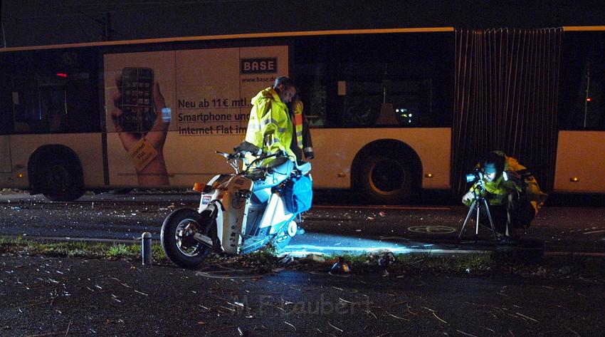 VU Roller KVB Bus Hoehenhauser Ring Koeln Muelheim P32.JPG